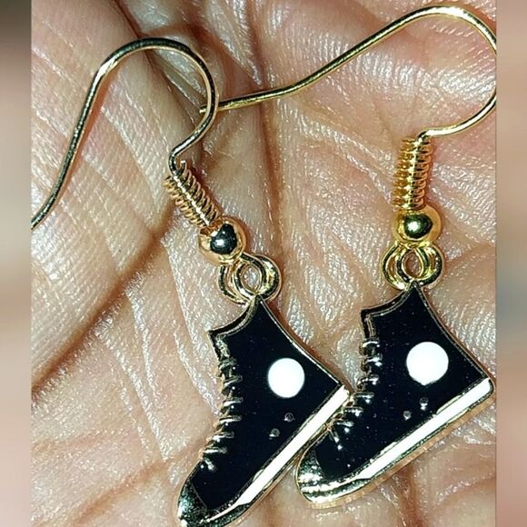 Retro hand crafted sneaker earrings - Picture 3 of 5